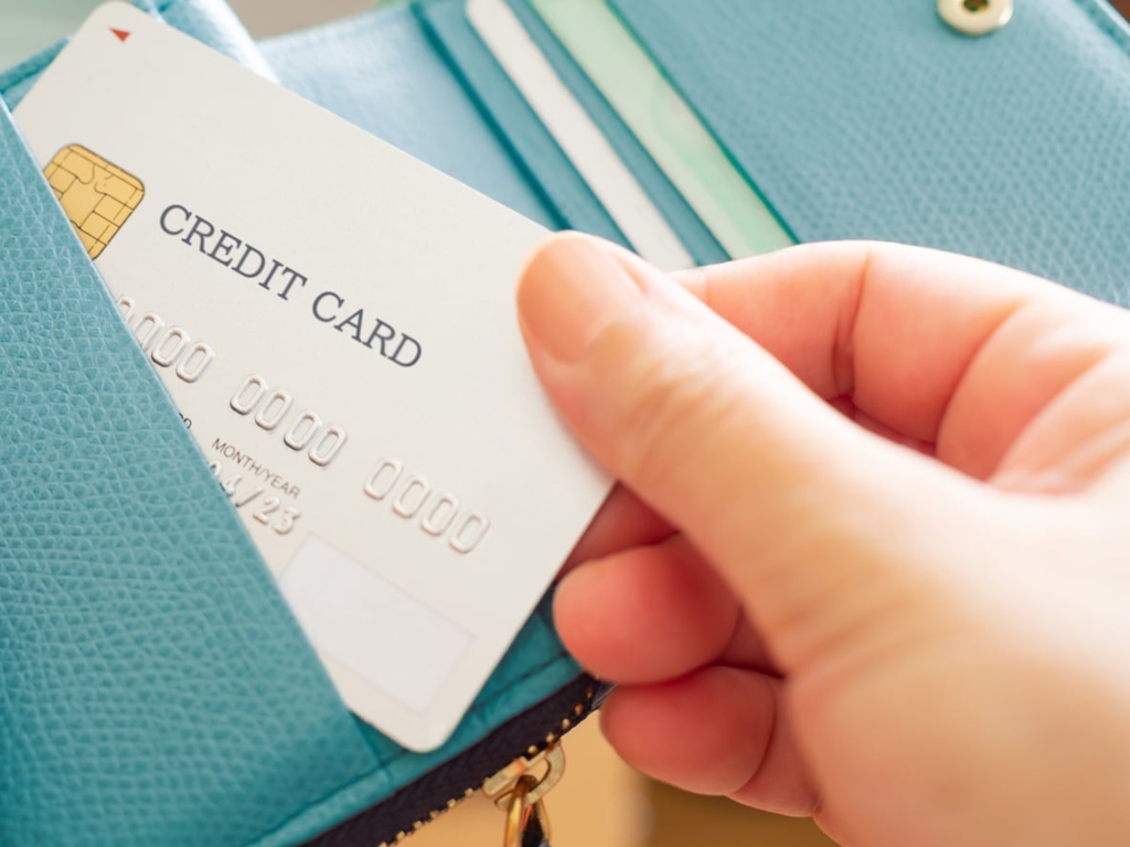 Signs That It Is Time to Ditch Your Credit Card image